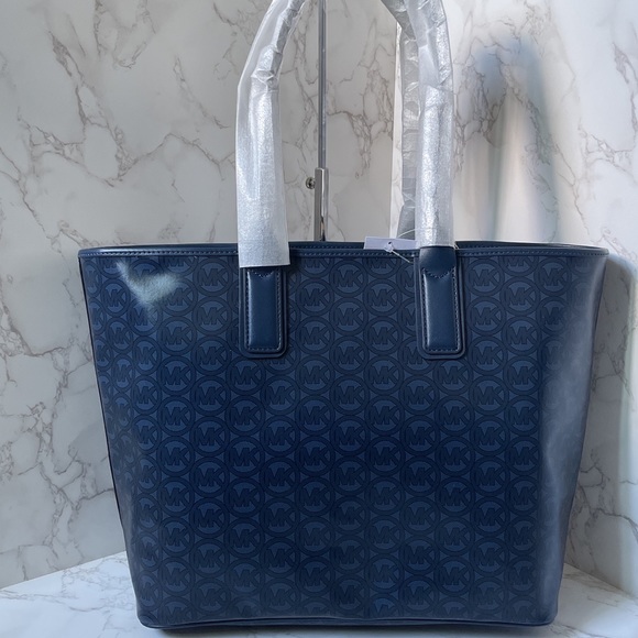 Michael Kors Tote - Picture 4 of 8